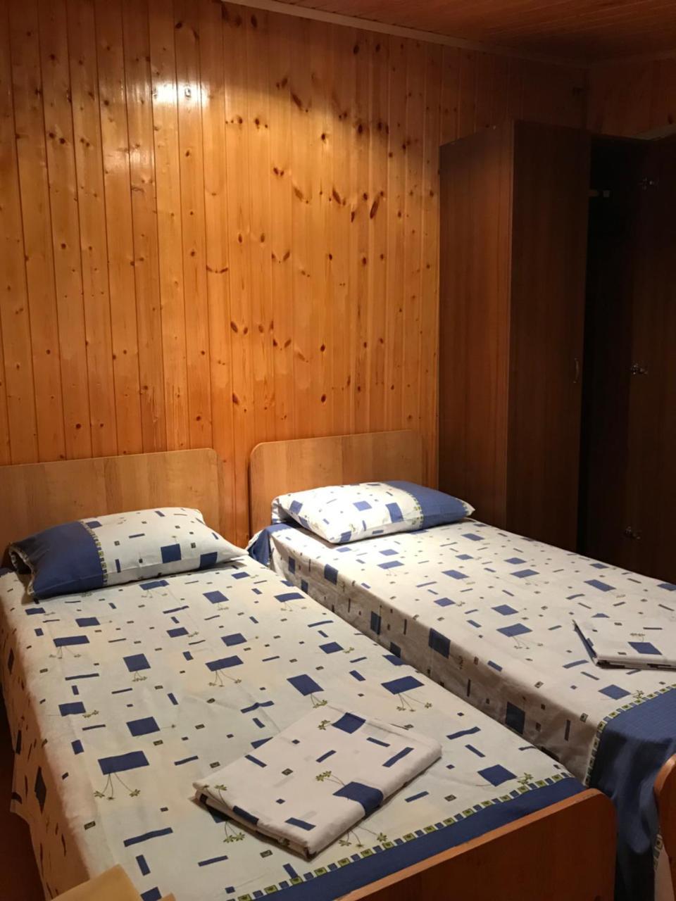 Гостевой Дом С Садом Hotel Gagra Exterior photo