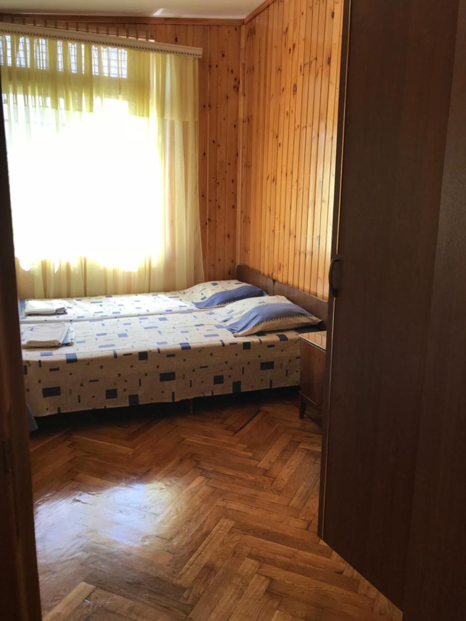 Гостевой Дом С Садом Hotel Gagra Exterior photo